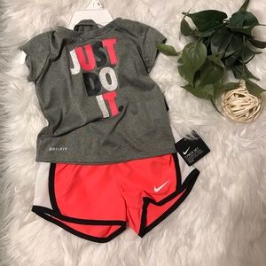 Girls Nike set 24m